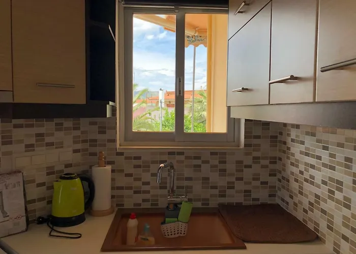 Summer House Close To The Sea @ Almiri, Apartamento